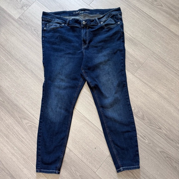 M. Jeans by Maurices Mid Rise Short Women's Jeans 20W - Picture 1 of 10